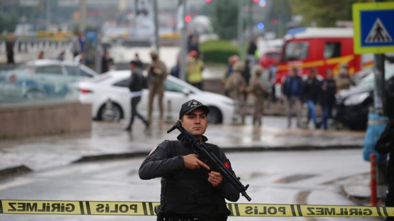 Sulmi i rëndë terrorist në Ankara: Ministria e Brendshme dhe Parlamenti në qendër të sulmit
