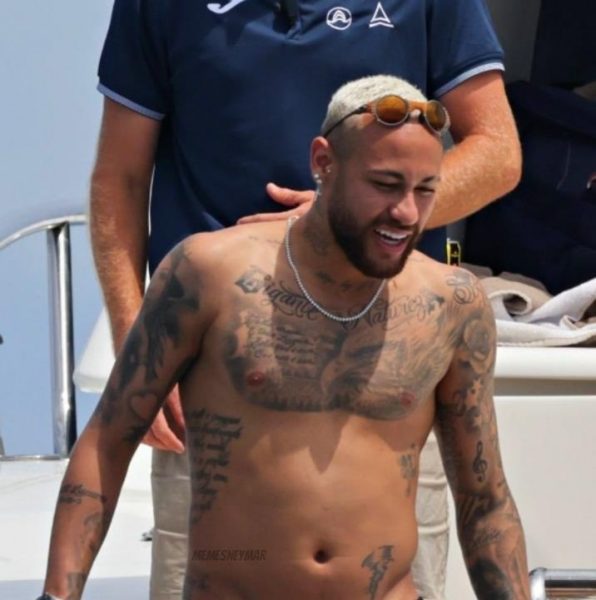 Neymar me bark, i fut tmerrin tifozëve të PSG/ Krahasimi me Mesin dhe Ronaldon