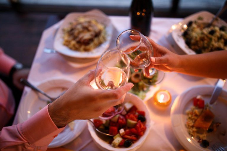 Shpenzimet për hotele dhe restorante në Shqipëri pësojnë rritje galopante gjatë pesë viteve të fundit!