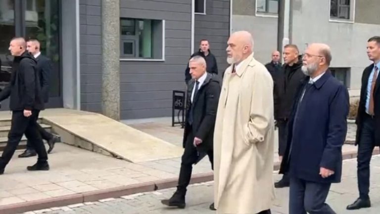 Rama: Kosova të ngrijë pa afat dialogun me Serbinë dhe të fokusohet tek BE-ja