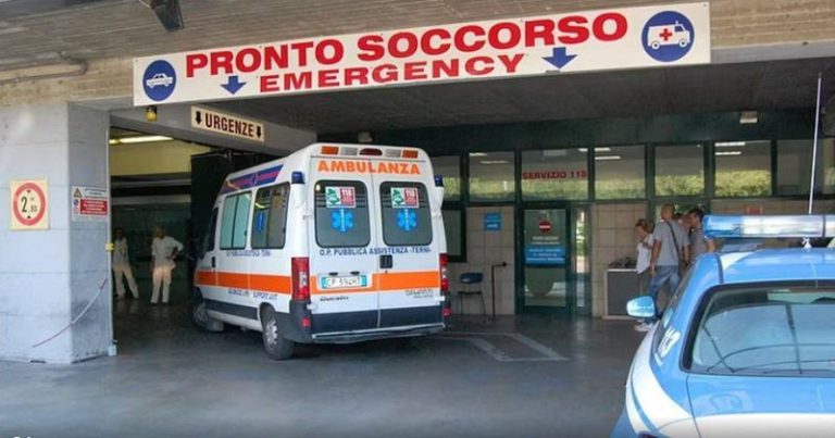 Tragjedi në Itali: Ambulanca përplaset me murin, humb jetën pacienti