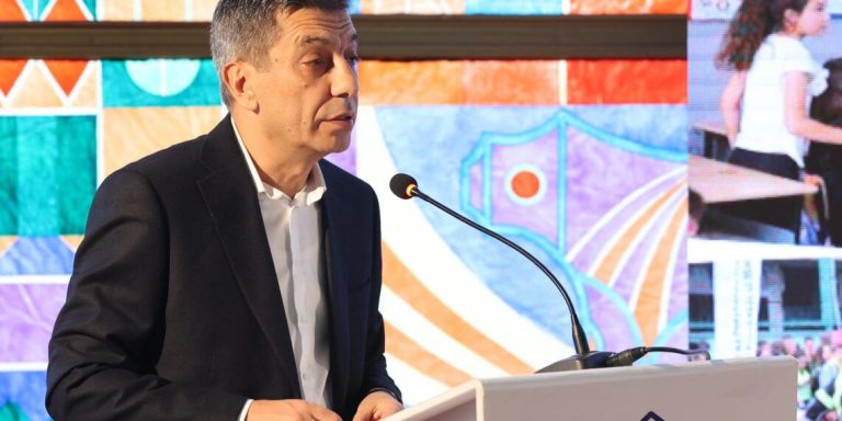 Debati për gjuhën shqipe në Maqedoninë e Veriut: Mexhiti garanton mbrojtjen e të drejtave të fituara