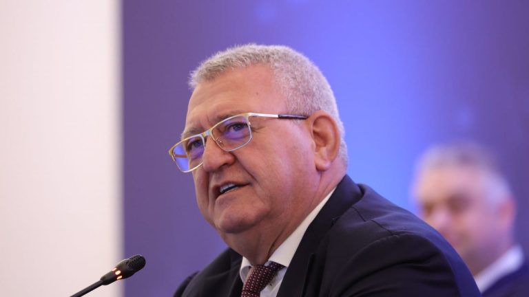 Armando Duka nën akuzë: 107 mijë euro nga fondet e BE për projektin e glasave të pulave