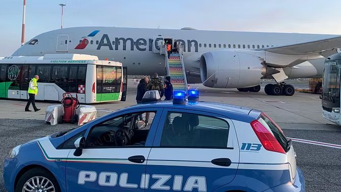 Alarm për bombë në avionin e American Airlines, ulje emergjente në Romë nën eskortën e Forcave Ajrore Italiane