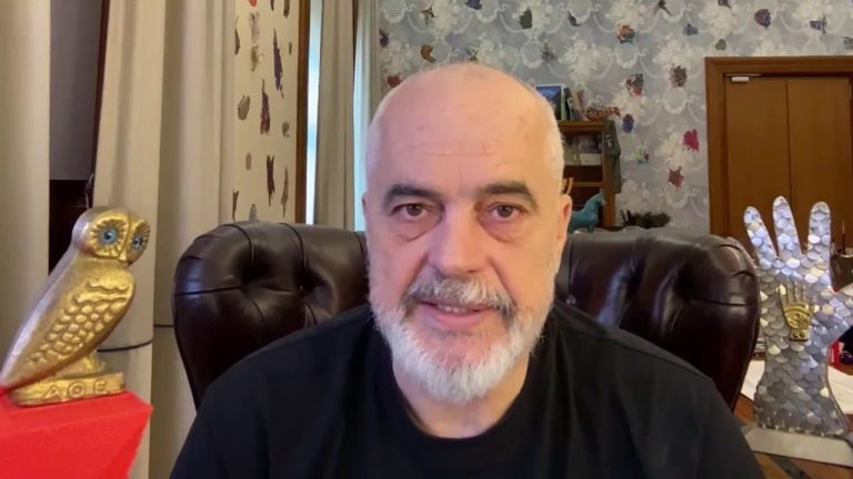Rama ironizon opozitën dhe strategun amerikan: “Turistët që marrin para dhe nuk dihet si”