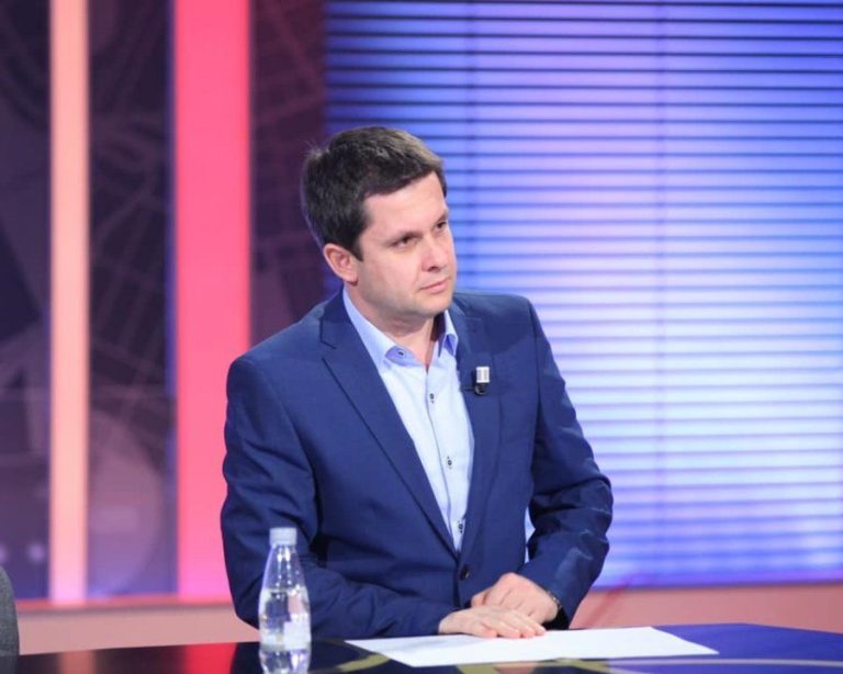 Alimehmeti Godet Fort Pas Zgjedhjeve: “Nëse Këto Janë Zgjedhje, Le Ta Quajmë Diktaturë!”