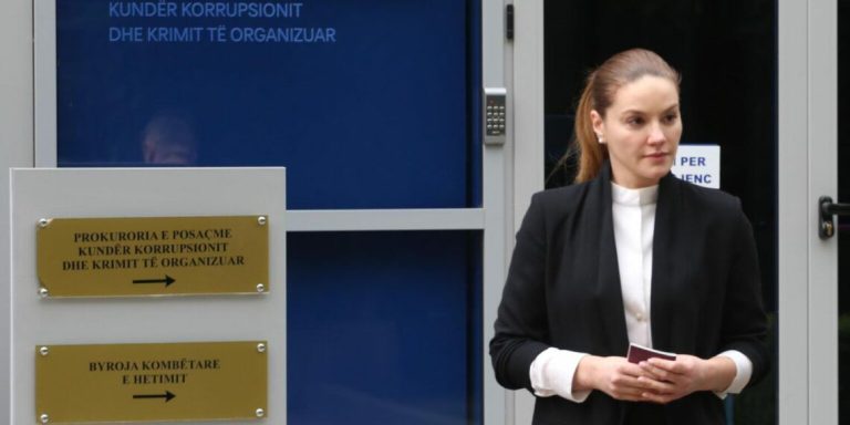 Ajola Xoxa Sërish Nën Hetim: SPAK I Komunikon Akuzë Të Re Për Fshehje Të Të Ardhurave