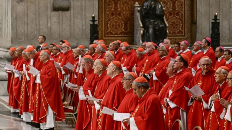 Zgjedhja e Papës së Ri: Konklava mes Traditës, Misterit dhe Rregullave të Hekurta Ushqimore