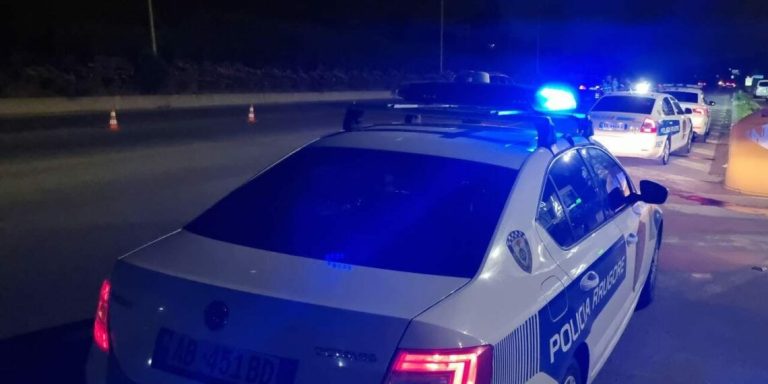 Aksident Në Krumë: Makina Del Nga Rruga, Plagosen Babë E Bir