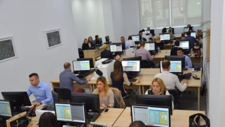 Qeveria Miraton Rritje Page për Sekretarët e Përgjithshëm dhe Ndryshon Strukturën e Administratës Publike