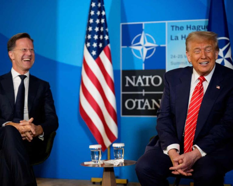 Trump Në Qendër Të NATO-s: Përulja E Liderëve Europianë Në Hagë Dhe Kriza E Aleancës