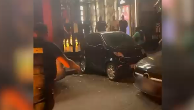 (VIDEO) Operacioni “Blloku 33” Godet Zemrën e Narkotrafikut në Tiranë: 25 Të Arrestuar dhe Drogë e Armë të Sekuestruara