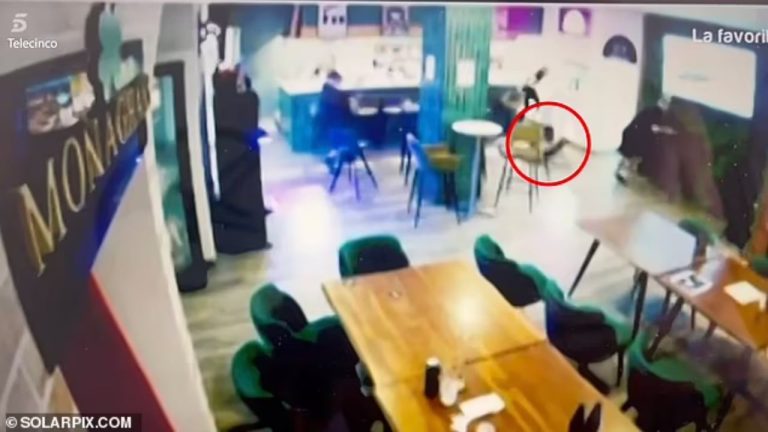 (VIDEO) Atentat Mafioz Në Spanjë: Dy Skocezë Me Lidhje Kriminale Ekzekutohen Brenda Një Bari Në Fuengirola