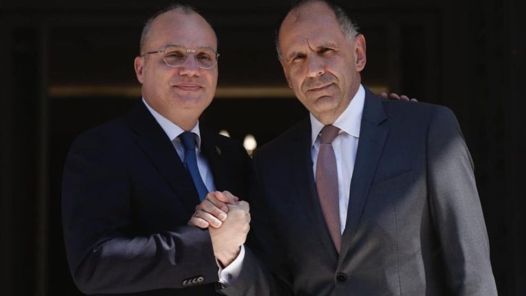 Takim Kokë Më Kokë Mes Igli Hasanit Dhe Homologut Grek Në Athinë: Emigrantët Shqiptarë Në Qendër Të Bisedimeve