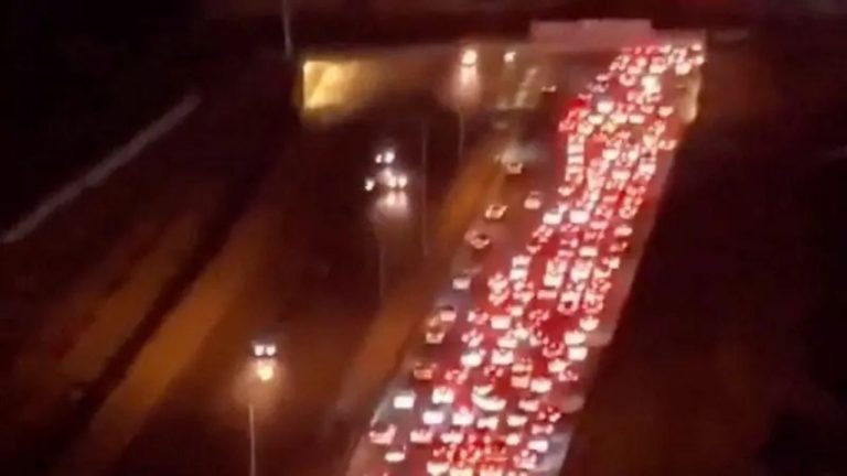 Trump Kërkon Evakuimin Urgjent Të Teheranit – Frikë, Trafik Dhe Radhë Karburanti Në Iran