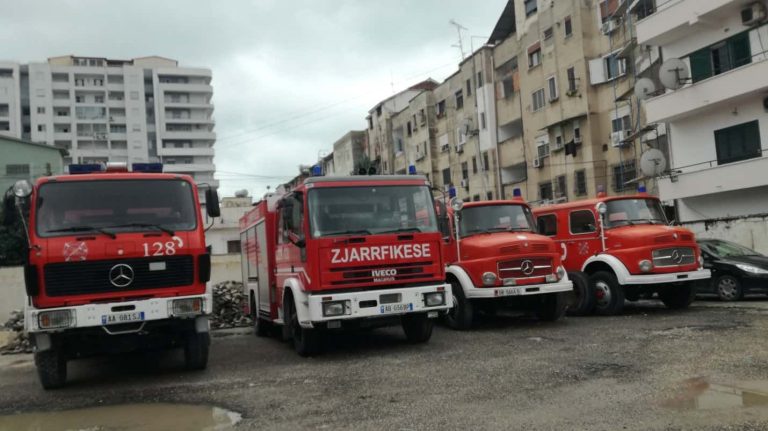 Zjarri Në Pilur Nuk Fiket Prej 30 Orësh – Rrezikohet Edhe Porto Palermo, Zjarrfikësit Në Gjendje Të Dëshpëruar