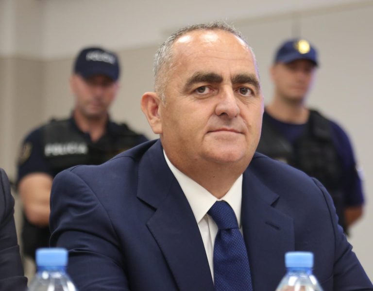 Fredi Beleri Rikthehet Në Sulm: Kërkon Mandatin Si Kryetar i Himarës, Edhe Pasi U Zgjodh Eurodeputet