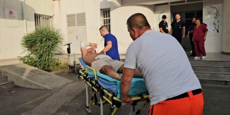 (FOTO) Shefi I Policisë Në Delvinë Digjet Nga Flakët, Transportohet Me Helikopter Në Tiranë
