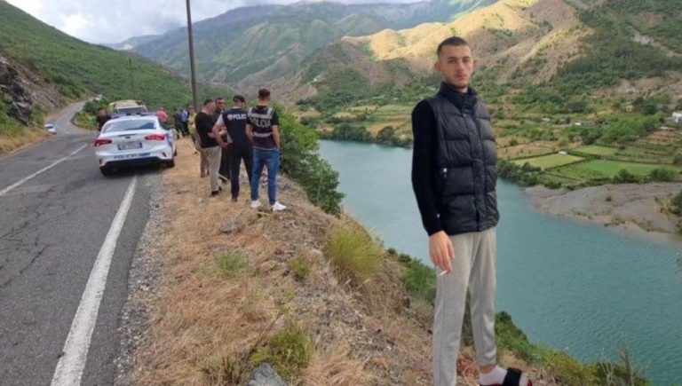 Renis Dobra U Rrëmbye Nga Njerëz Me Uniformë Policie: Vija Ndarëse Mes Kriminelit Dhe Policit Është Bërë E Padukshme