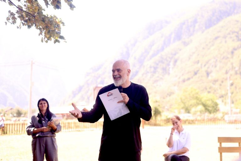 Nga Bukë E Kripë Te Fadromat: Si Rama E “Preu Në Besë” Thethin Dhe E Shembi