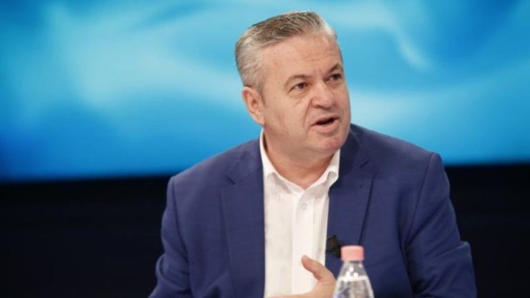 “Propozuesit banalë duhet ta heqin si vepër korrupsionin”, Murrizi ironizon Kodin e ri Penal: Qelbësirat që hartuan ligjet për reformën në drejtësi…