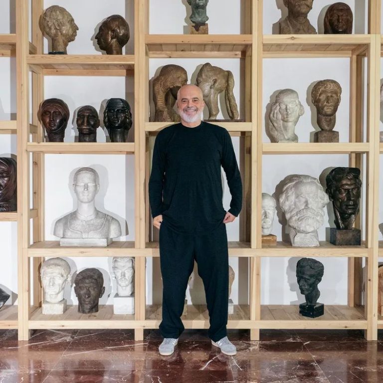 “Mbreti i Shqipërisë” dhe Opozita e Tij Brenda Shtëpisë