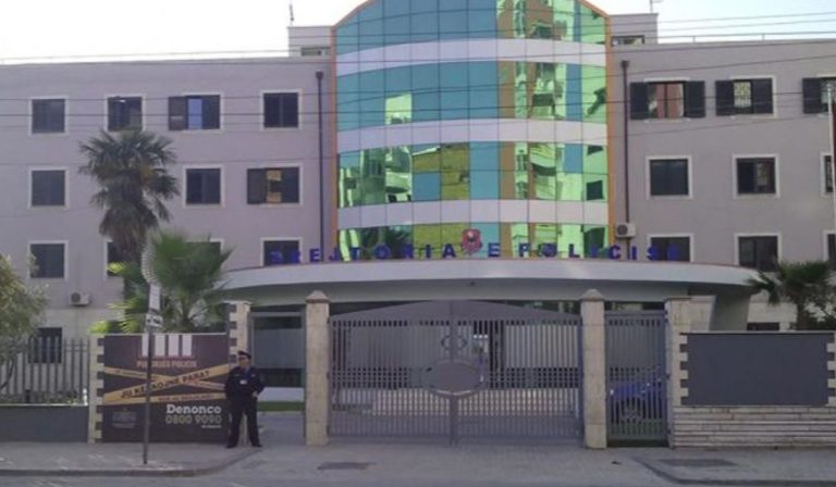 I Ofroi Seks, Por E Grabiti Klientin: Grabitje E Re Në Durrës Nga Të Njëjtët Autorë Nën Arrest Shtëpie