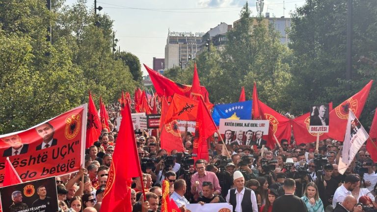 Protesta Në Prishtinë – Hysni Gucati: Po Deformohet Historia E UÇK-së
