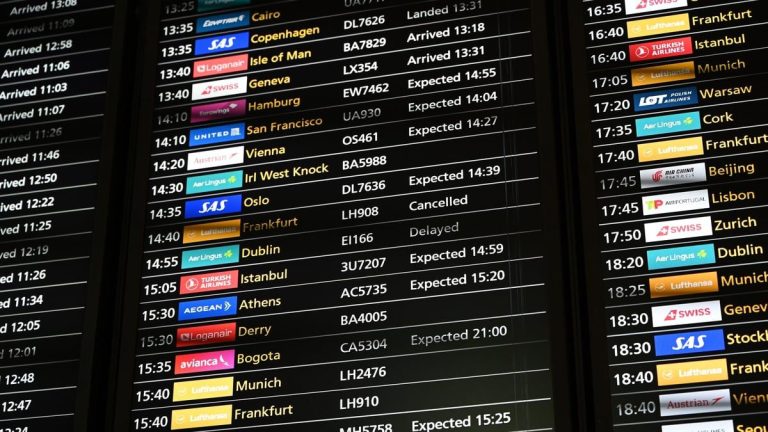Sulmet kibernetike që bllokuan aeroportet europiane/ Arrestohet një person në Britani