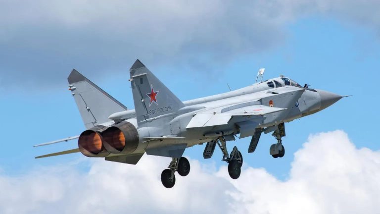 Rusia Provokon BE-në: Avionë Luftarakë Fluturojnë Mbi Platformën e Naftës Petrobaltic