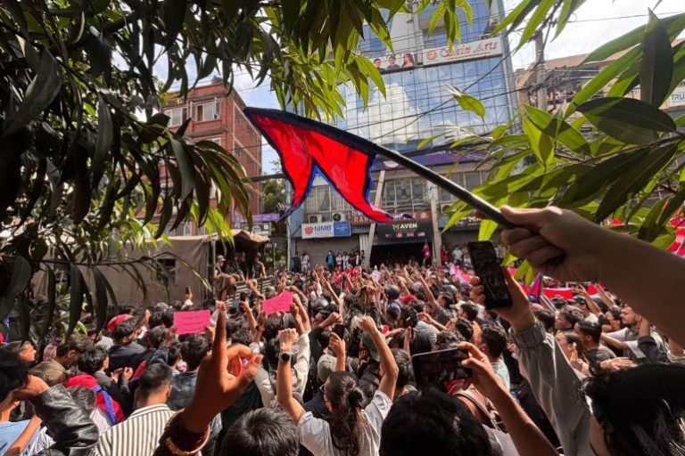 Nepali në Kaos: Rinia rrëzon qeverinë mes gjakut dhe zjarrit