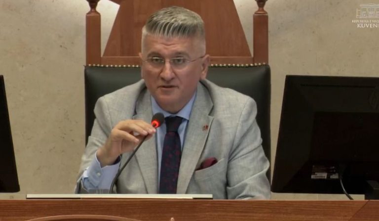 Berisha rikonfirmon Agron Gjekmarkajn si nënkryetar të Kuvendit