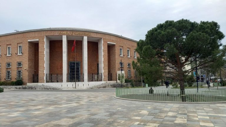 BSH ul komisionet për pagesat elektronike dhe forcon rregullat për pikat e këmbimit valutor