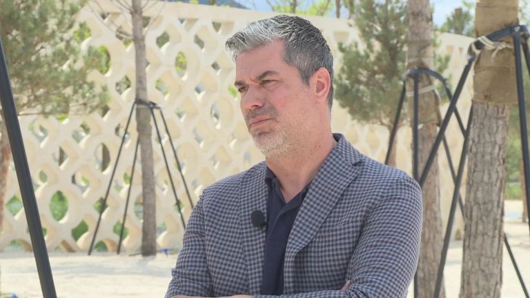 Dorëheqja E Ermal Dredhës: Fundi I Një Mandati Me Përplasje Politike Në Vlorë