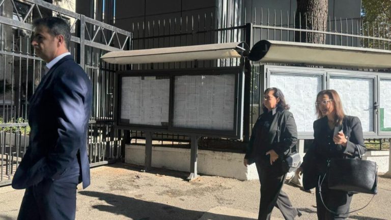 Heshtje Në Gjykatë: Flamuri Në Gjysmështizë Pas Ekzekutimit Të Gjyqtarit Astrit Kalaja