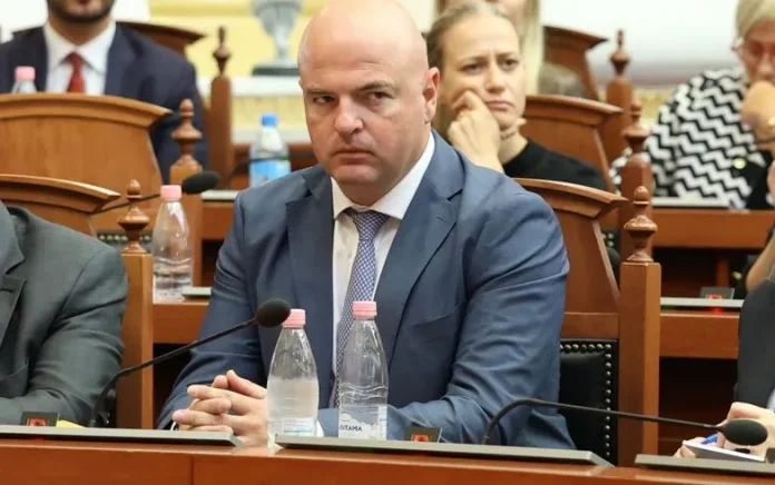 Reagimi i Loer Kumes, shumë larg përgjegjësisë politike