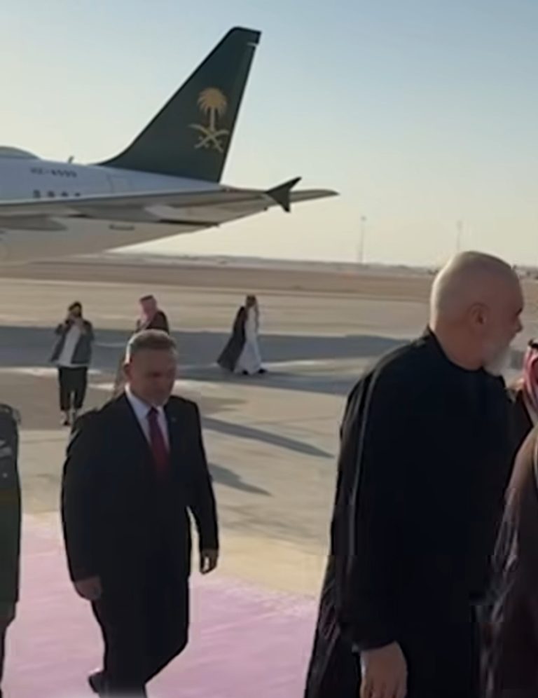 Rama në Arabinë Saudite me avion luksi: Kryeministri refuzon fluturimet e zakonshme dhe udhëton vetëm me çarterë qeveritarë