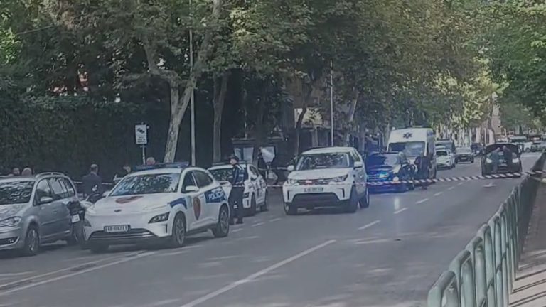 Babë E Bir Të Plagosur Në Sallën E Gjykatës Së Apelit – Gjendja E Tyre Shëndetësore Pas Sulmit Me Armë