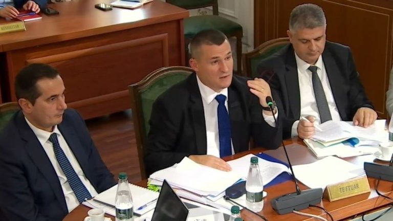 Dumani: “Elementë Të Policisë Shtetërore Pjesë E Grupeve Kriminale” – Zbardhet Deklarata E Plotë Në Komisionin E Ligjeve