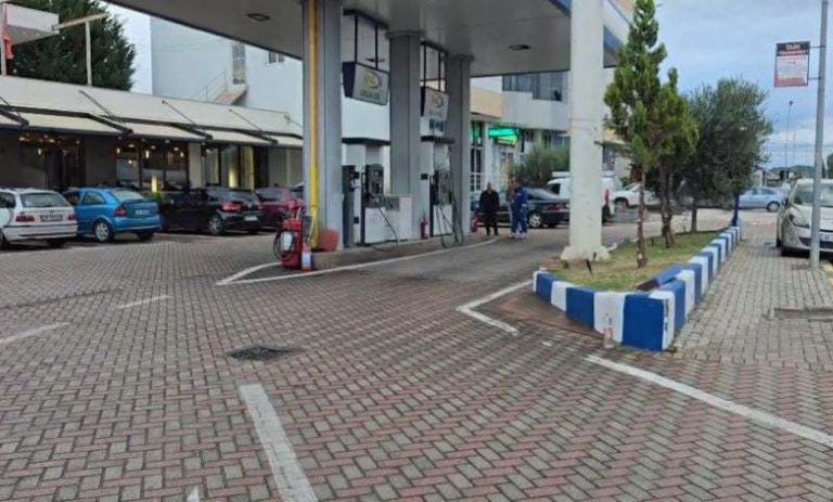 (EMRAT) Dy Të Vrarë Me Armë Zjarri Në Durrës: Konflikt Pranë Një Karburanti Në Manëz, Në Kërkim Autori