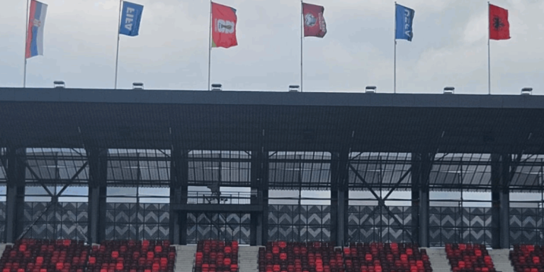 Federata Serbe Rikthen Flamurin Shqiptar Në Stadiumin Ku Do Të Luhet Ndeshja