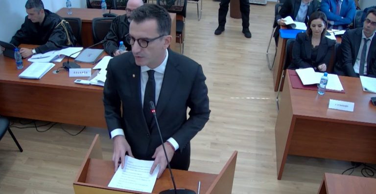 “Zoti I Faltë Bashkëpunëtorët E Mi”: Veliaj Para Kushtetueses, Shkarkim Për “Mosprezencë” Apo Përmbysje E Mandatit? “Zoti I Faltë Bashkëpunëtorët E Mi”: Veliaj Para Kushtetueses, Shkarkim Për “Mosprezencë” Apo Përmbysje E Mandatit?