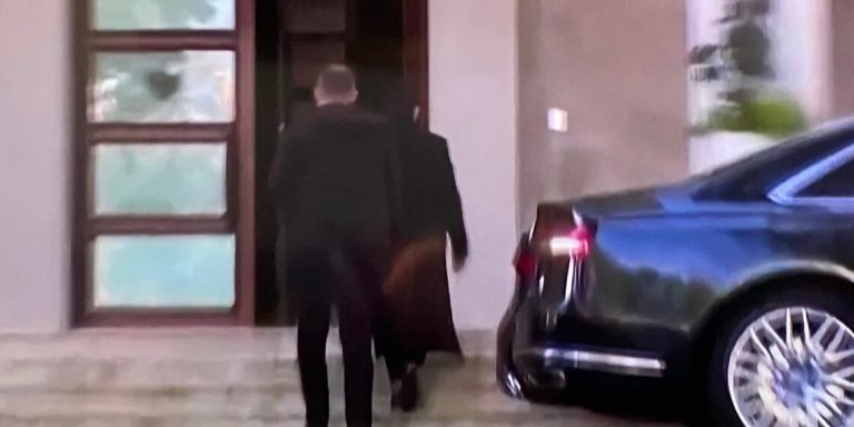 FOTO/ Balluku Ngjit Shkallët E Kryeministrisë: Takimi I Parë Me Ramën Pas “Grushtit Knock-Out” Të GJKKO-së