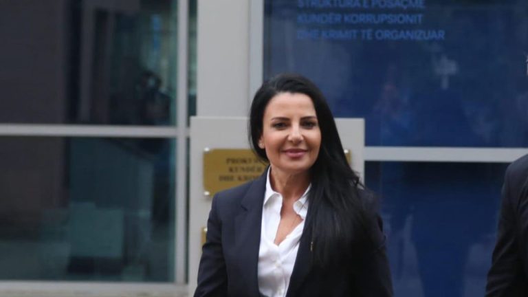 NJOFTIMI ZYRTAR/ SPAK Godet Dy Tenderët Gjigantë – Balluku Pezullohet, Dy Drejtorë Në Arrest Shtëpie