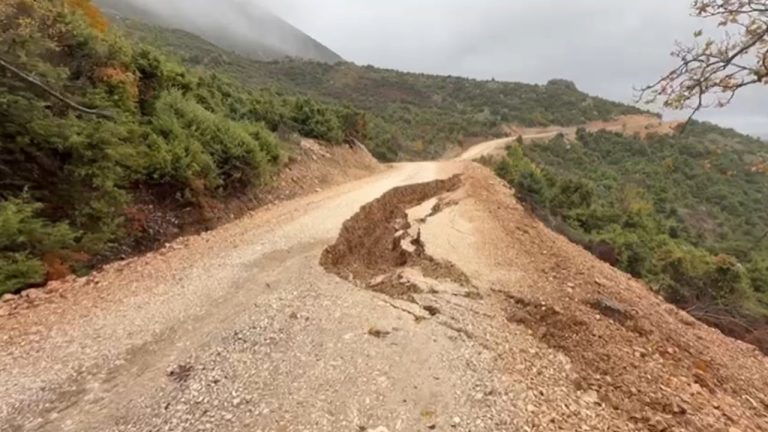 Rrëshqitje Dhe Dëmtime Në Gjirokastër Pas Reshjeve Të Dendura: Rruga Suhë–Poliçan Bllokohet, Fshatra Pa Ujë