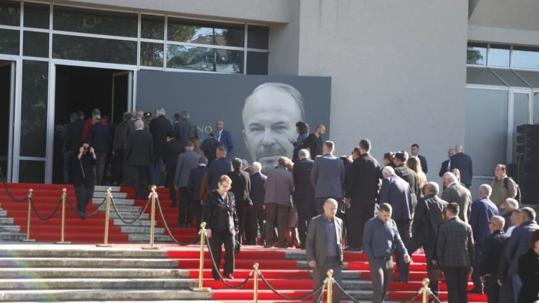 Shqipëria Në Zi Kombëtare: Lamtumira Për Fatos Nanon Në Pallatin E Kongreseve