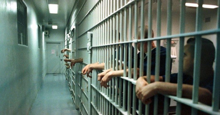 Qeveria Rikthen Amnistinë Penale, Rreth 380 Persona Lirohen Nga Burgu Dhe 900 Të Tjerë Përfitojnë Ulje Dënimi