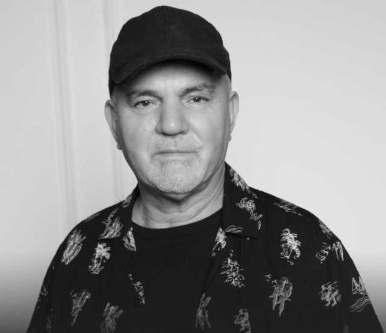 Ndahet Nga Jeta Shemsi Krasniqi, Këngëtari I Hitit Të Shqiptarëve “Xhamadani Vija-Vija”