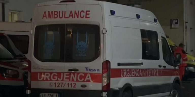 Aksident Fatal Në Kryeqytet, Makina Përplaset Me Motomjetin – Një Viktimë Dhe Një E Plagosur