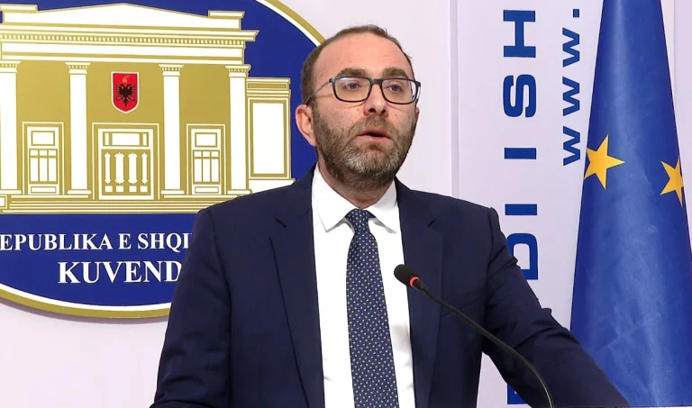 Mbledhje Me Dyer Të Mbyllura Dhe Akuza Për Pengim Të Drejtësisë, Bardhi: Kuvendi Po Mbron Ballukun Nga SPAK